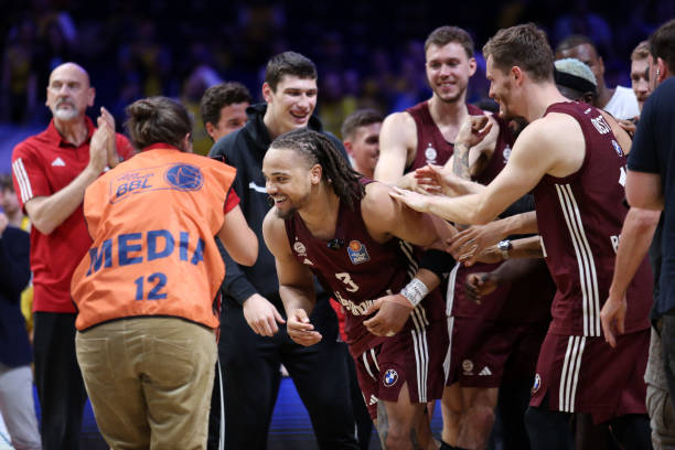 他不仅能通 他不仅能通