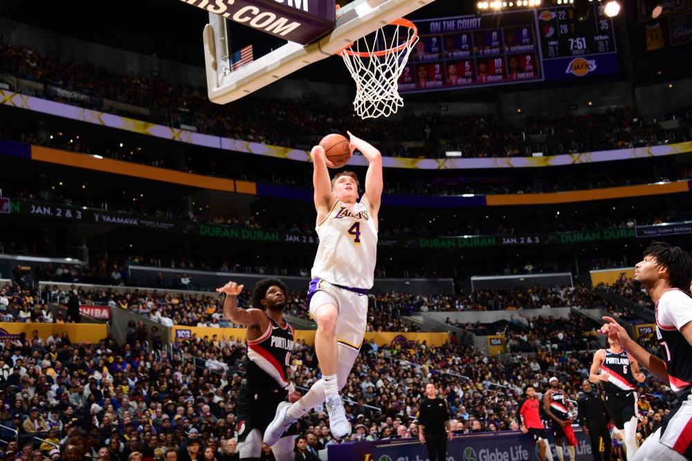 凭借在场上 凭借在场上