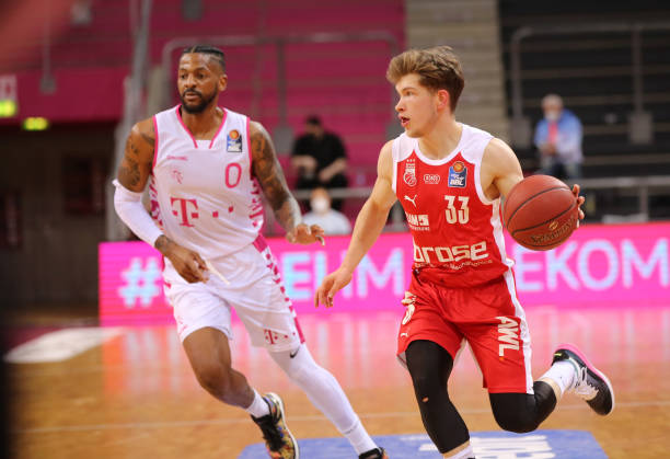 在寻求更多 在寻求更多