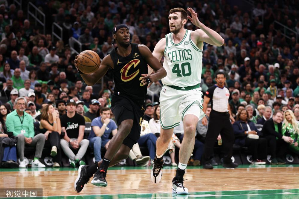 场上绽放光 场上绽放光